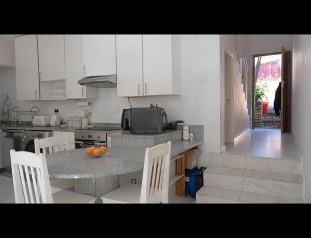 2 BEDROOM PROPERTY TO RENT IN BASSONIA